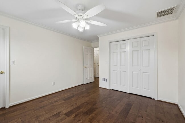 Building Photo - 219 Fairmont Ct