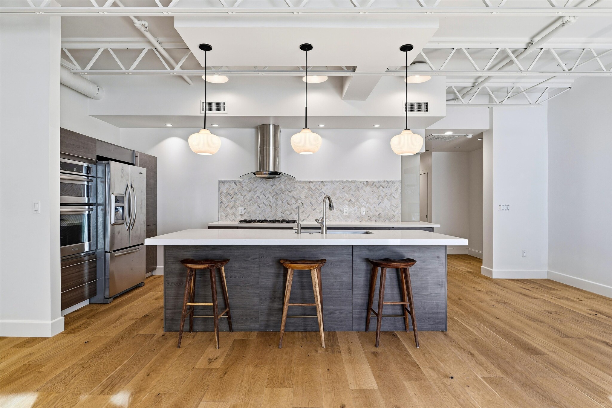 Building Photo - 1250 N Harper Ave