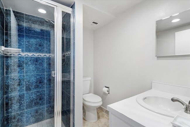 Building Photo - 13 Royal Palm Way