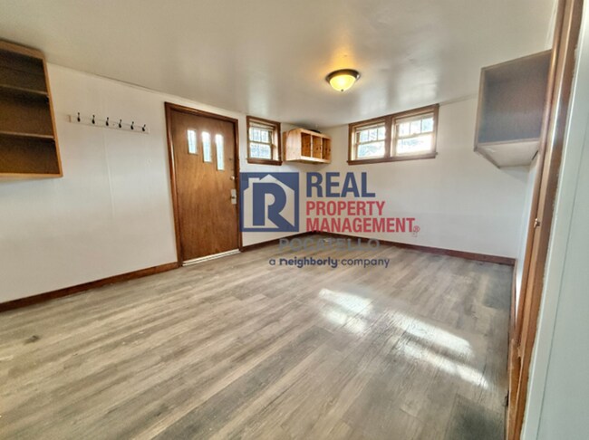 Building Photo - 442 S Arthur Ave