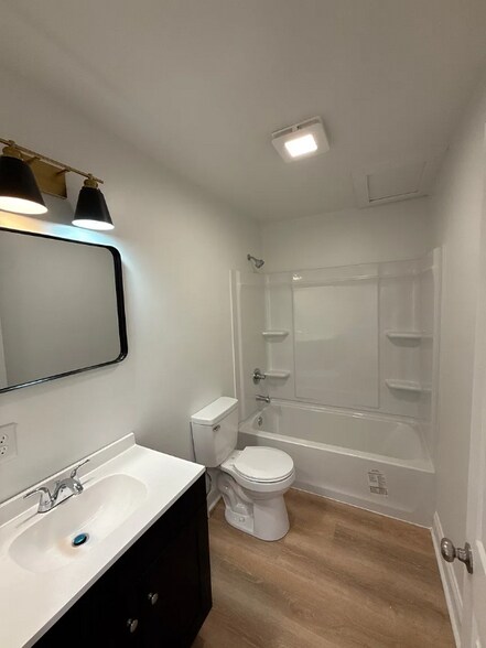 Building Photo - 3424 Daniel Ave