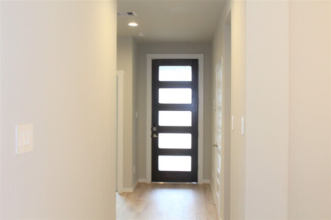 Building Photo - 29243 Pikes Peak Dr
