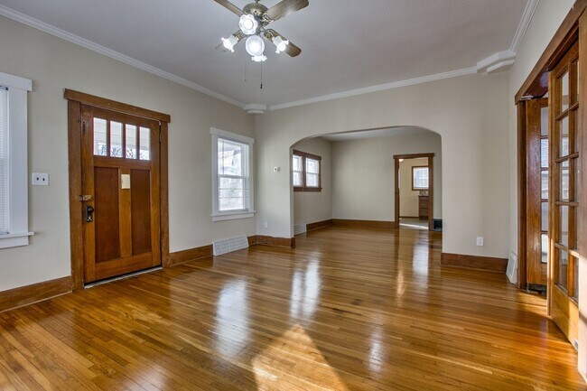 Building Photo - 4859 Calvert St
