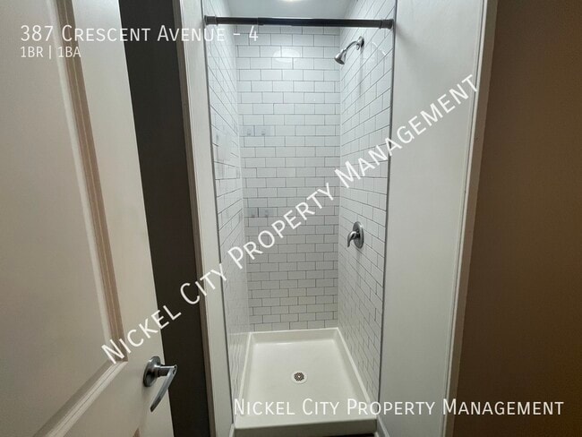 Building Photo - 387 Crescent Ave