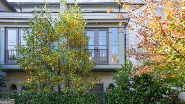 Building Photo - 689 Fraser St SE