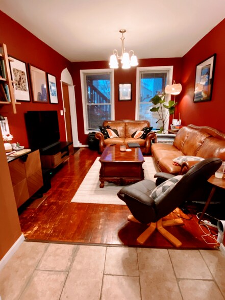 Building Photo - 2906 S Wells St