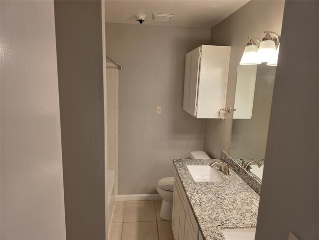 Building Photo - 5526 Farley Dr