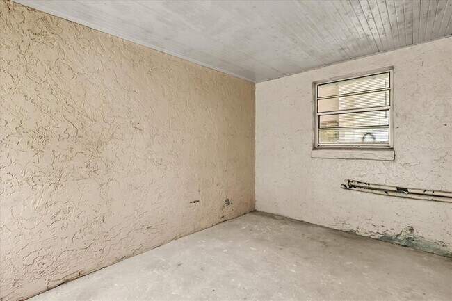 Building Photo - 1222 Woodman Way