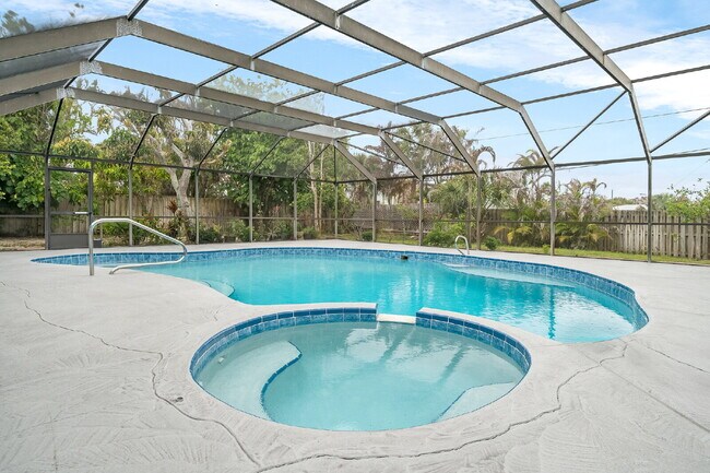 Building Photo - 4BR/2.5BA in gorgeous Melbourne Beach!