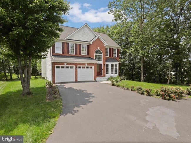 Building Photo - 1518 Summerset Pl