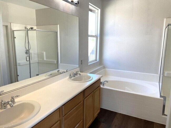 Building Photo - 80435 Atherstone Dr