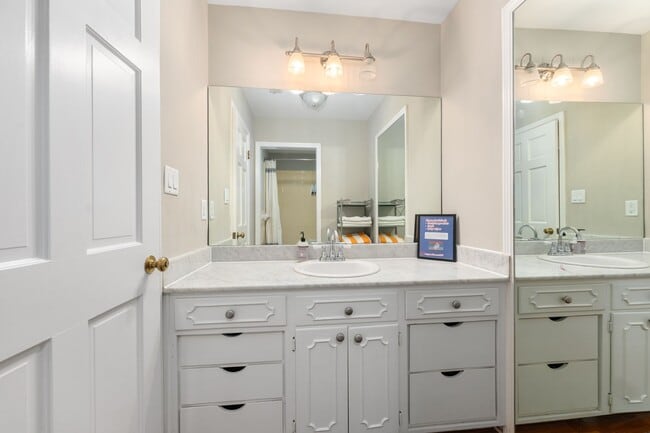 Building Photo - 2222 W University Ave