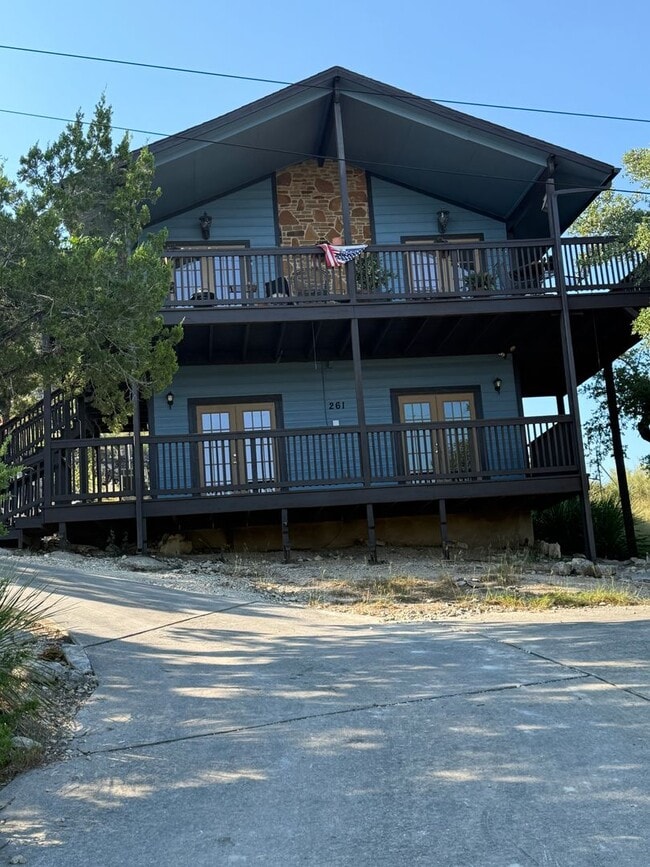 Building Photo - NEW ON MARKET (PRICE DROP!)