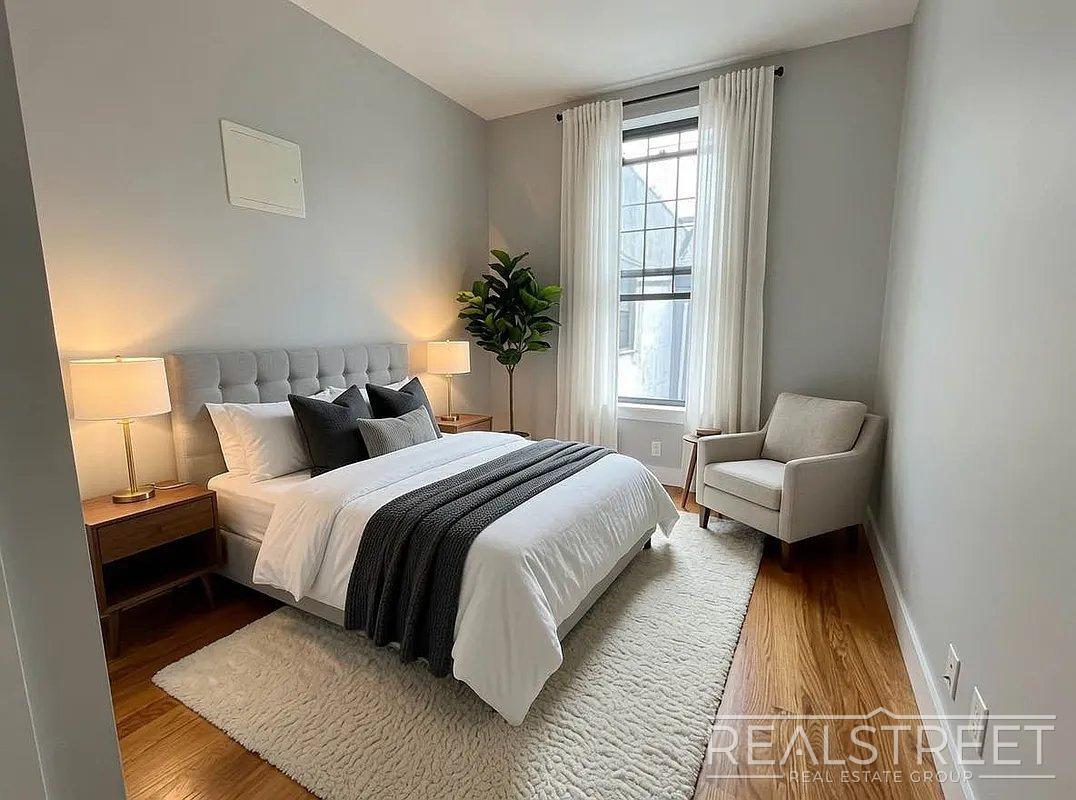 Building Photo - Renovated 3 Bed / 2 Bath Apartment Near the L Train in Prime East Williamsburg
