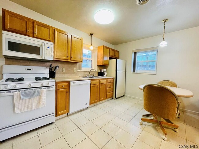 Building Photo - 913 Old Scalp Ave