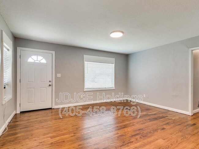 Building Photo - 422 Wilson Dr