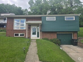 Building Photo - Updated 3 Bedroom Home - Available NOW!