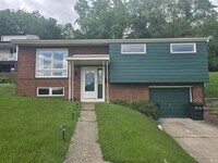 Building Photo - Updated 3 Bedroom Home - Available NOW!