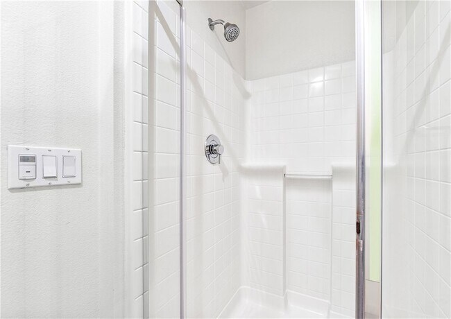 Building Photo - 664 Colorado Cir