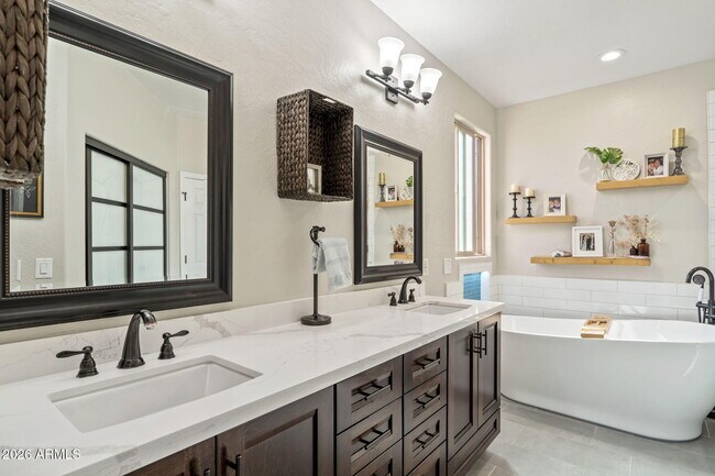 Building Photo - 6943 W Tether Trail