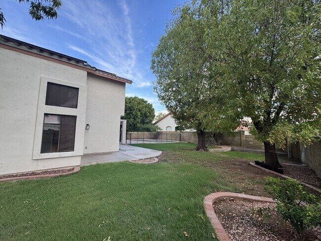 Building Photo - Marshall Ranch - Solar - Pool W/service included