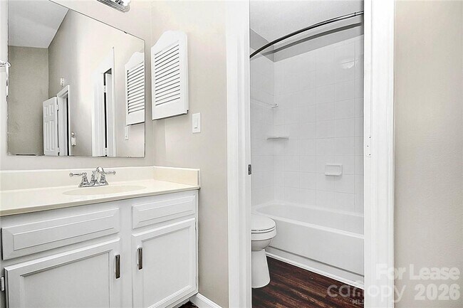 Building Photo - 8203 Golf Ridge Dr