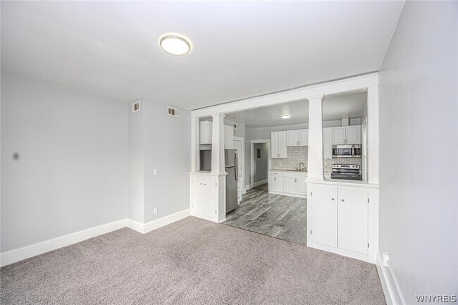 Building Photo - 1204 Niagara St