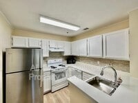 Building Photo - 4024 Crockers Lake Blvd