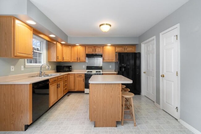 Building Photo - 57 Nottingham Dr