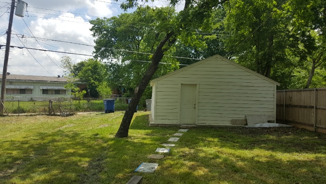 Building Photo - 10852 Cassandra Way
