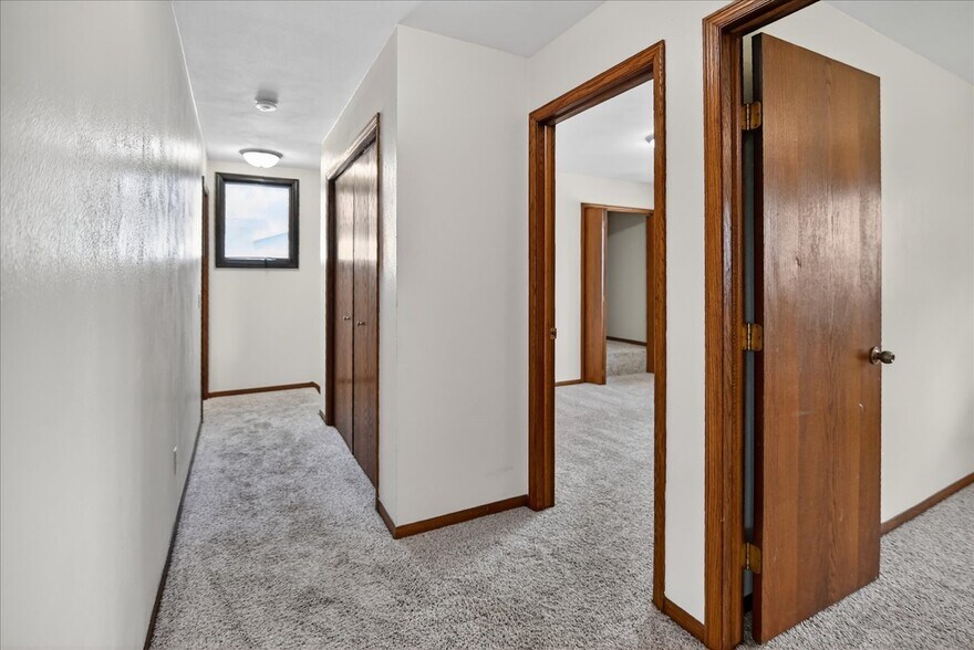 Building Photo - 1014 N Westfield Rd