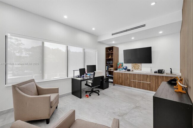Building Photo - 3000 Riverland Rd