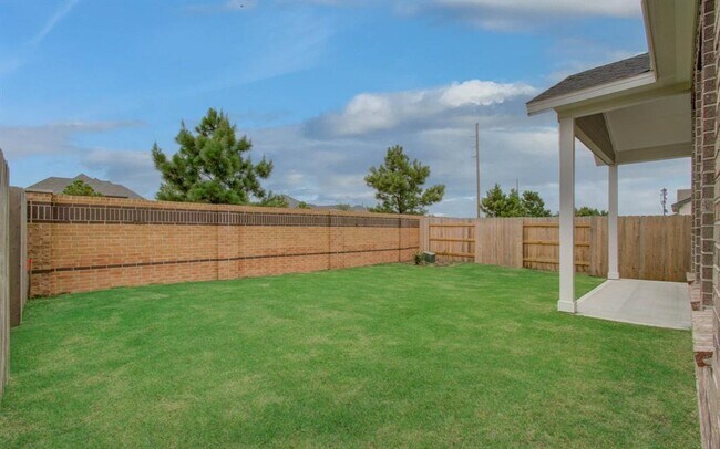 Building Photo - 24838 Harrow Mdw Dr