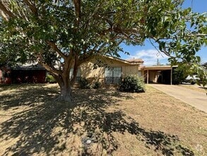 Building Photo - 2 bed 2 bath duplex unit