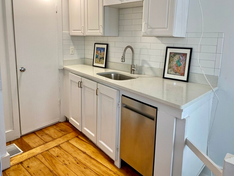 Building Photo - 32 Fairmont Ave