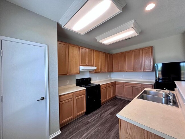 Building Photo - 8916 Ipswich Bay Dr