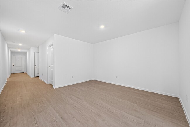 Building Photo - 25568 Rose Creek Dr