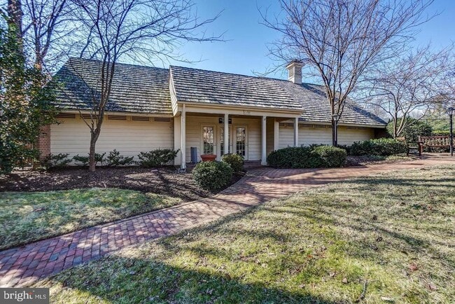 Building Photo - 10706 Kings Riding Way