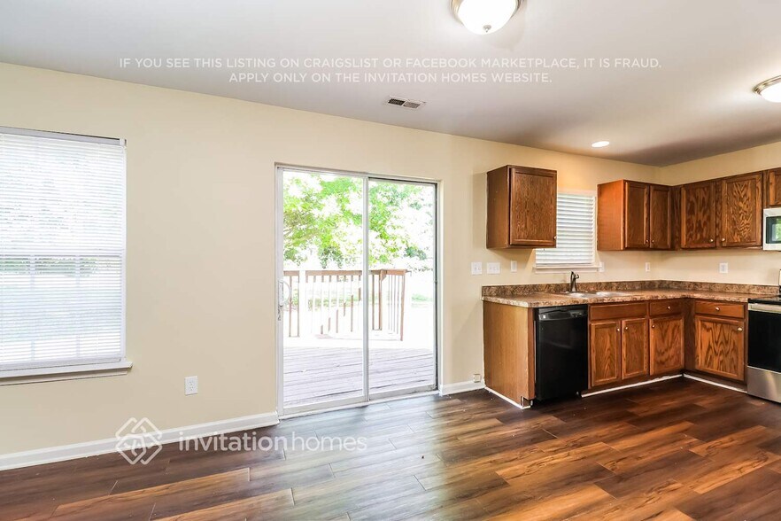 Building Photo - 7007 Hidden Creek Dr