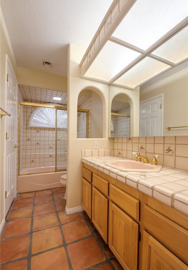 Building Photo - 3930 Placita Del Rico