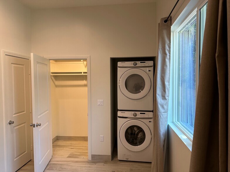 Washer and dryer - 23110 1/2 Mulholland Dr