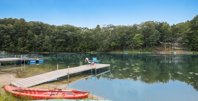 Building Photo - Tranquil Waters - Furnished Monthly Rental