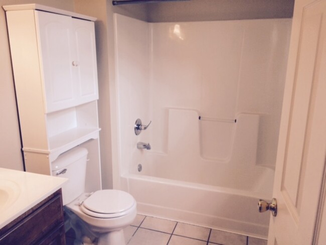 Building Photo - 3 Bedroom / 2.5 Bath Home ? Kingsport, TN