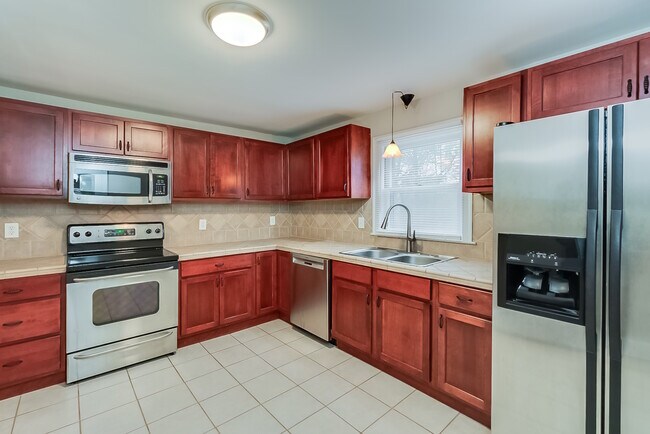 Building Photo - 396 Chilesburg Rd