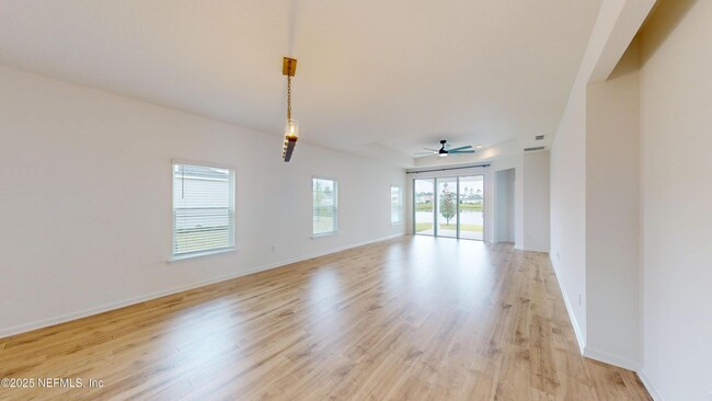 Building Photo - 637 Stargaze Ln