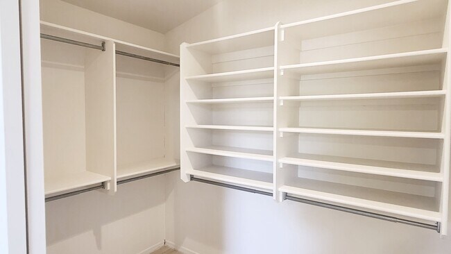 Building Photo - REMODELED 3-BEDROOM BY SAN TAN MALL