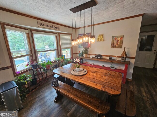 Building Photo - 6090 Strickland Town Rd