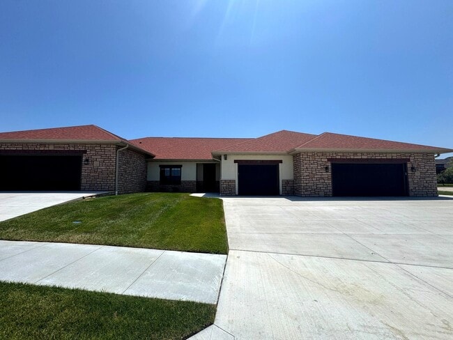Building Photo - 1738 Bunker Loop
