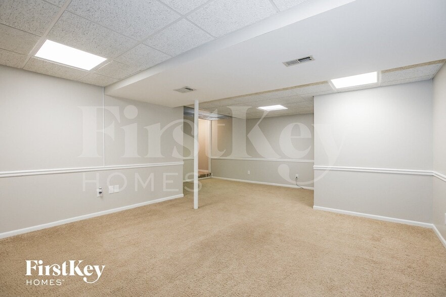 Building Photo - 1709 NE Auburn Dr