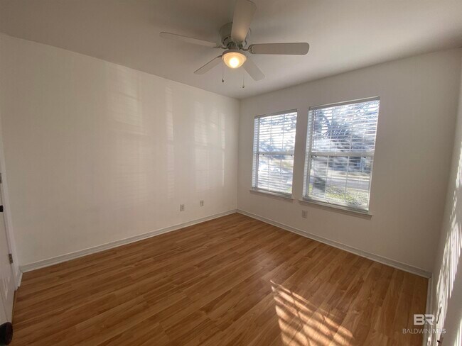 Building Photo - 302 Belle Chase Ct